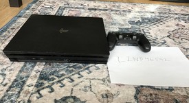 Mint
													PlayStation 4 Pro - Black, 1 TB, Standard, photo 4 of 7