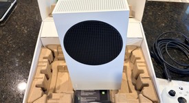 Mint
													Xbox Series S (2020) - White, 512 GB, photo 2 of 6