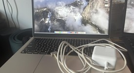 Mint
													MacBook Air 2024 (M3) - 13" - Apple M3, Starlight, 512 GB, 16 GB, 8-core GPU, photo 3 of 9