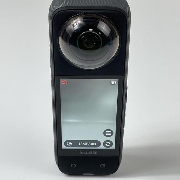 Insta360 X4