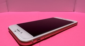 Good
													Apple iPhone 8 - Unlocked, Gold, 64 GB, A1905, GSM, photo 3 of 15