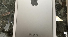 Mint
													Apple iPhone SE 1st Gen 2016 - Straight Talk, Silver, 16 GB, A1662, photo 2 of 4