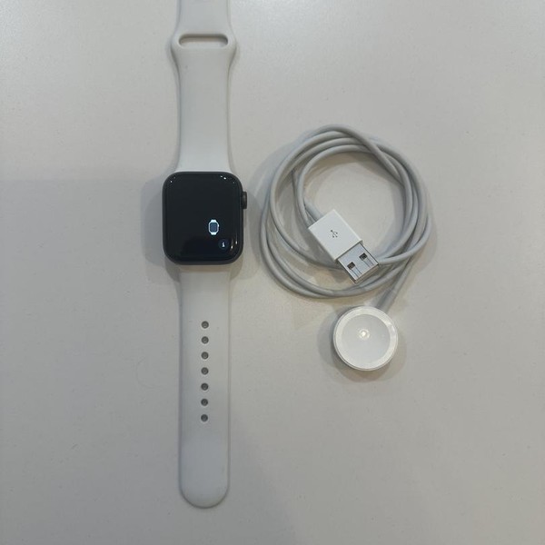 Apple Watch Series 5 40mm - Gray, A2092 - GPS, Aluminum