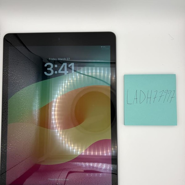 Apple iPad 9th Gen - Wi-Fi, 256 GB, Gray, A2602