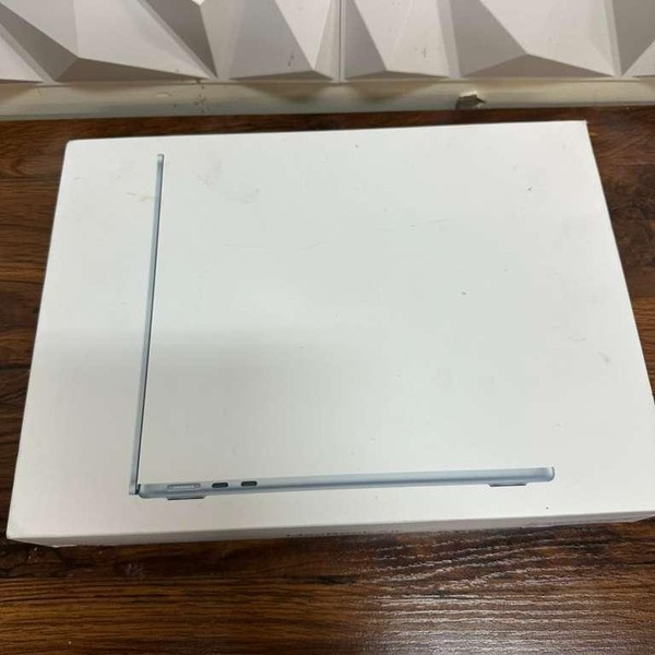 MacBook Air 2025 (M4) - 13 inch - 256 GB, Sky Blue, 16 GB, Apple M4