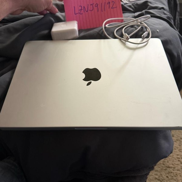 MacBook Pro 2024 - 14 inch - Apple M4 Pro 12-core, Silver, 1 TB, 24 GB