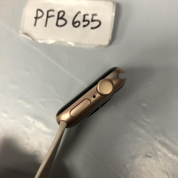 Apple Watch SE 1st Gen 40mm - Gold, A2351 - GPS, Aluminum