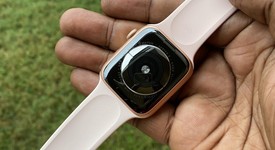 Mint
													Apple Watch Series 5 44mm - Gold, A2093 - GPS, Aluminum, photo 5 of 14