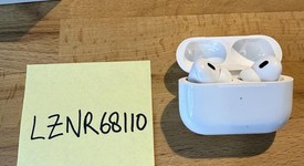 Used
													Apple AirPods Pro 2 - Lightning, photo 4 of 5