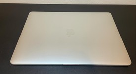 Mint
													MacBook Pro 2017 (With Touch Bar) - 15" - I7, Silver, 1 TB, 16 GB, photo 5 of 9