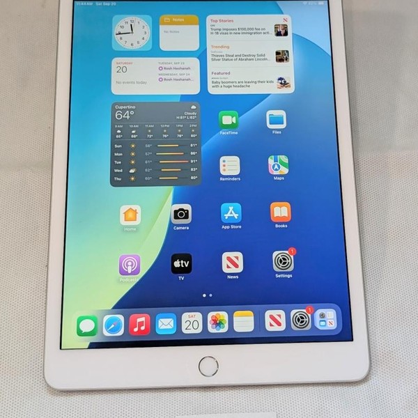 Apple iPad 7th Gen - Wi-Fi, 32 GB, Silver, A2197