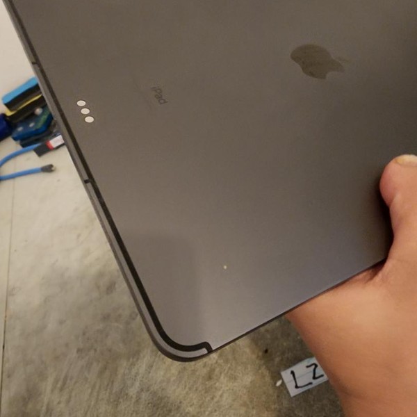 Apple iPad Pro 12.9 inch 6th Gen 2022 - Unlocked, 2 TB, Gray