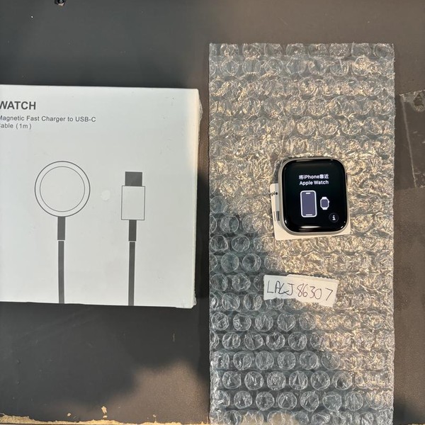 Apple Watch SE 2nd Gen 40mm - Silver, A2722 - GPS, Aluminum