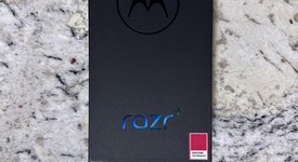 New
													Motorola Razr Plus (2023) - T-Mobile, Magenta, 256 GB, 8 GB, photo 3 of 4