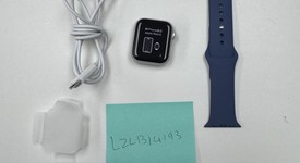 Mint
													Apple Watch SE 2nd Gen 40mm - Silver, A2722 - GPS, Aluminum, photo 2 of 5