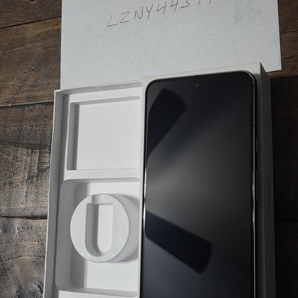 Google Pixel 8 - Verizon, 128 GB, Obsidian, 8 GB, GKWS6, mmWave 5G