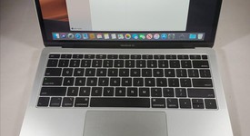 Good
													MacBook Air 2018 - 13" - I5, Silver, 256 GB, 16 GB, photo 3 of 10