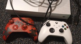 Good
													Xbox One S (2016) - White, 1 TB, All Digital Edition, photo 1 of 5