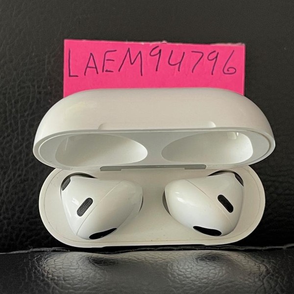 Apple AirPods (3rd Gen) - MagSafe Case