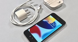 Good
													Apple iPhone SE 1st Gen 2016 - Unlocked, Grey, 128 GB, A1662, photo 2 of 13