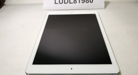 Good
													Apple iPad Air - Wi-Fi, Silver, 16 GB, photo 2 of 9