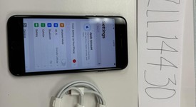 Mint
													Apple iPhone SE 3rd Gen 2022 - Unlocked, Midnight, 64 GB, A2595, photo 5 of 7