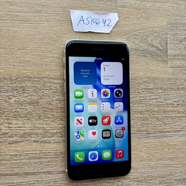 Apple iPhone SE 3rd Gen 2022 - Unlocked, 256 GB, Starlight, A2595