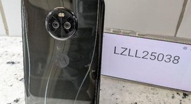 Mint
													Moto X4 - Unlocked, Black, 32 GB, 3 GB, Android One, photo 2 of 5