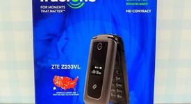 New
													ZTE Flip Phone, photo 1 of 3