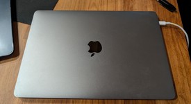 Good
													MacBook Pro 2018 (With Touch Bar) - 13" - I5, Gray, 256 GB, 16 GB, photo 3 of 9