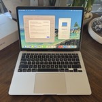 Good MacBook Air 2020 - 13 inch - 256 GB, Silver, 8 GB, Apple M1
