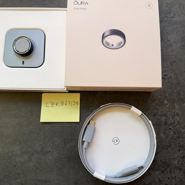 Oura Ring Gen 4 - Black, Size 8