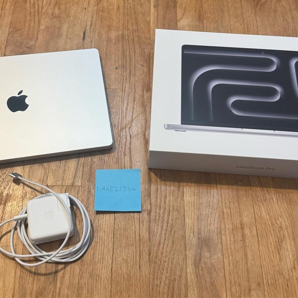 MacBook Pro 2024 - 14 inch - Apple M4, Silver, 512 GB, 16 GB