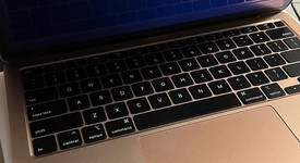 Good
													MacBook Air 2020 - 13" - I7, Gold, 1 TB, 16 GB, photo 2 of 2