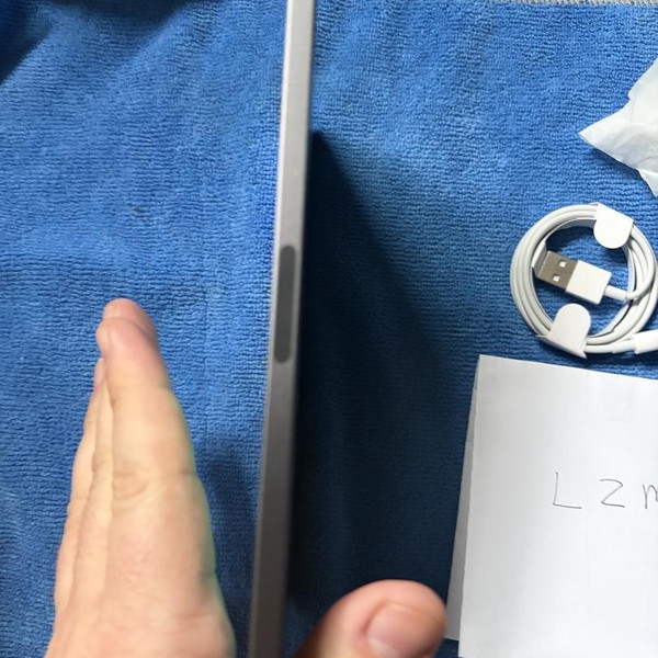 Apple iPad Mini 6th Gen - Wi-Fi, 64 GB, Starlight, A2567