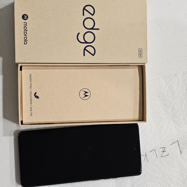 Motorola Edge (2024) - Straight Talk, Black, 256 GB, 8 GB