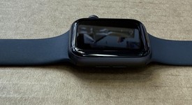 Good
													Apple Watch SE 1st Gen 44mm - Unlocked, Gray, A2354 - Cellular, Aluminum, photo 4 of 7