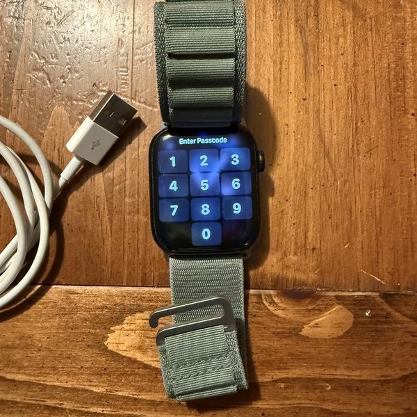 Apple Watch Series 7 45mm - Black, A2474 - GPS, Aluminum