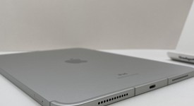 Mint
													Apple iPad 10th Gen - Unlocked, Silver, 256 GB, A2757, photo 4 of 5