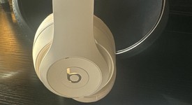 Used
													Beats Studio3 - Tan, photo 3 of 4