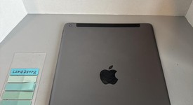 Good
													Apple iPad 9th Gen - Unlocked, Gray, 64 GB, A2603, photo 4 of 6