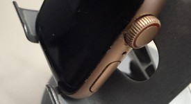 Good
													Apple Watch SE 1st Gen 40mm - Unlocked, Gold, A2353 - Cellular, Aluminum, photo 5 of 8