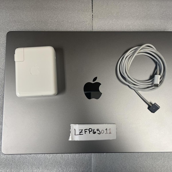 MacBook Pro 2023 - 16 inch - 1 TB, Gray, 32 GB, Apple M2 Max