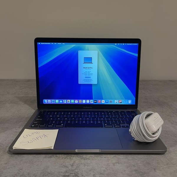 MacBook Pro 2020 - 13 inch - 512 GB, Gray, 16 GB, Apple M1