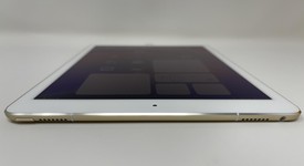 Good
													Apple iPad Pro 9.7" - Unlocked, Gold, 256 GB, A1674, photo 4 of 6