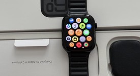 Mint
													Apple Watch Series 10 46mm - Unlocked, Black, A3003 - Cellular, Aluminum, photo 5 of 9