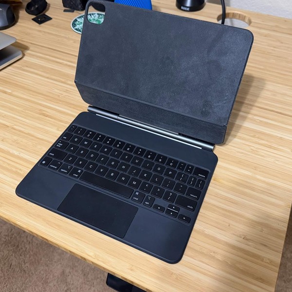 Apple Magic Keyboard for iPad Pro - Black