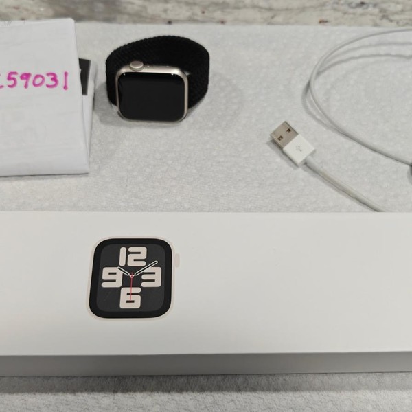 Apple Watch SE 2nd Gen 40mm - Starlight, A2722 - GPS, Aluminum