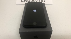 Mint
													Apple iPhone 8 - Metro by T-Mobile, Gray, 64 GB, A1863, photo 3 of 7