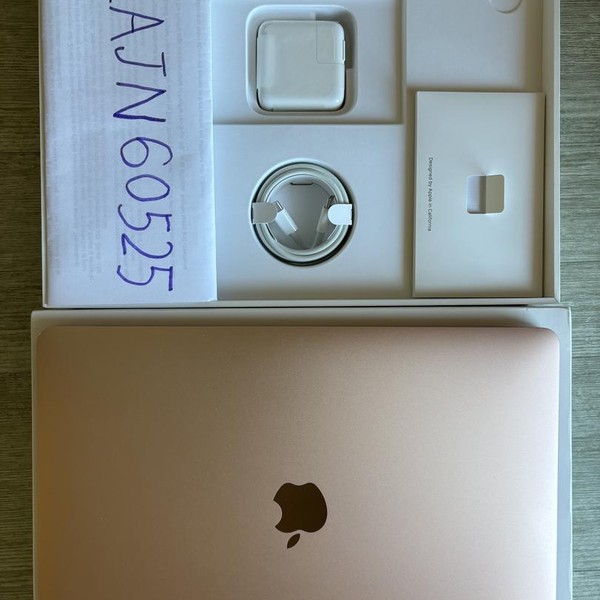 MacBook Air 2019 - 13 inch - 128 GB, Gold, 8 GB, Intel Core i5
